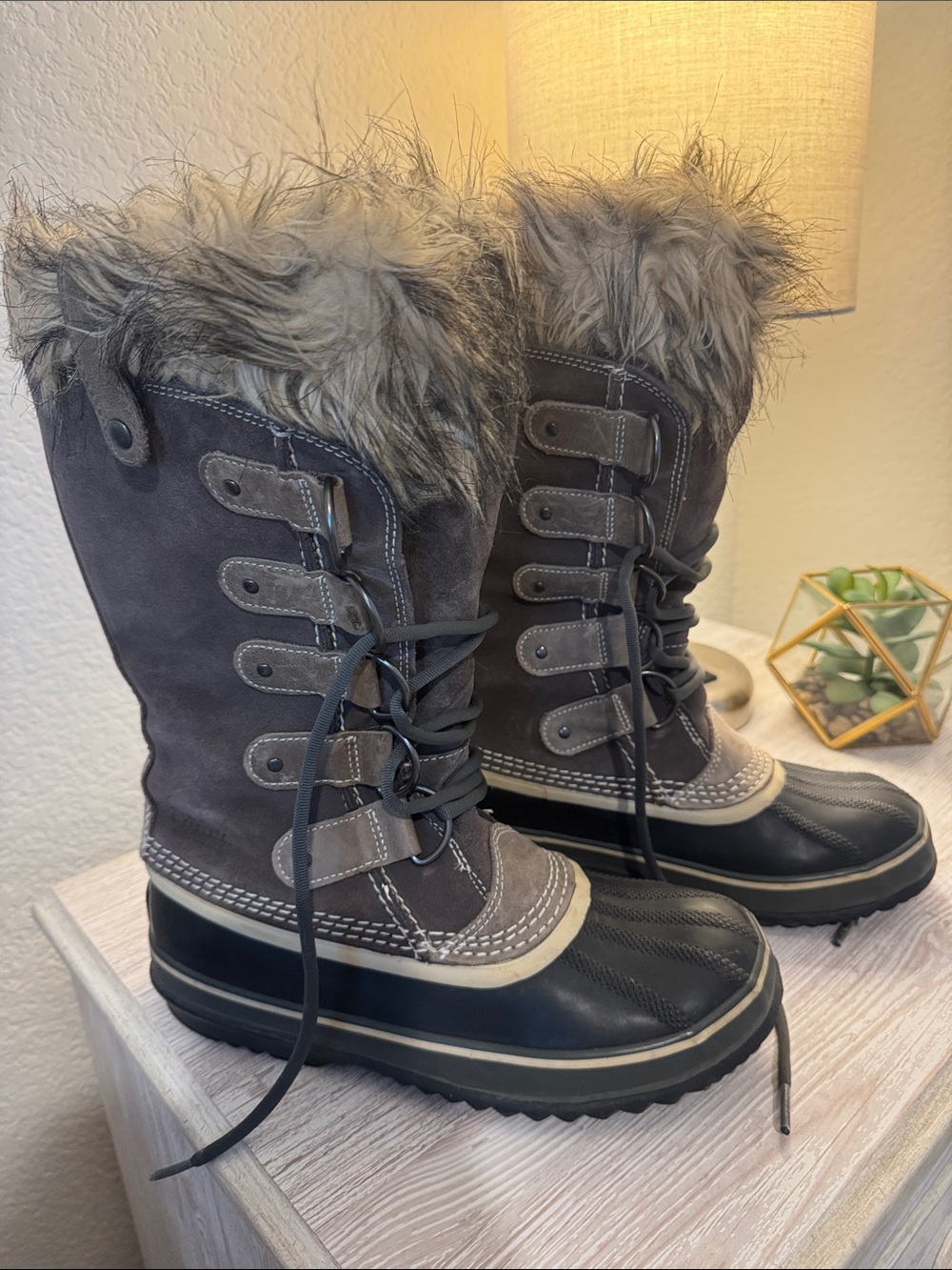 Sorel Women’s Gray Fur-Trim Winter Lace-Up Boots